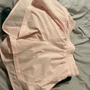 SOLD!!! NWOT Lululemon Hotty Hot High-Rise Lined Short 4" in Flush Pink